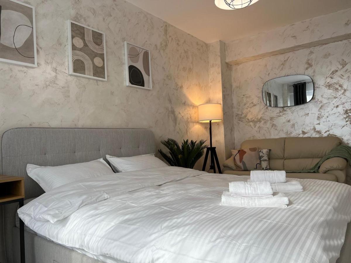 Lazar Towers Studios & Apartments Near Palas Iasi Ngoại thất bức ảnh